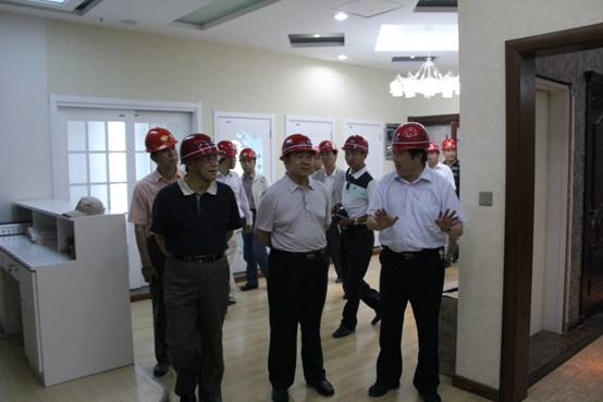 青海省經(jīng)濟(jì)委員會(huì)黨組書(shū)記、主任，省國(guó)資委  黨委副書(shū)記、副主任吳海昆實(shí)地考察物產(chǎn)集團(tuán)重點(diǎn)項(xiàng)目