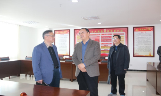 省委常委、省總工會主席馬吉孝等一行蒞臨青海物產(chǎn)集團(tuán)公司視察，調(diào)研指導(dǎo)道路貨運企業(yè)建會、貨運司機(jī)入會等工作