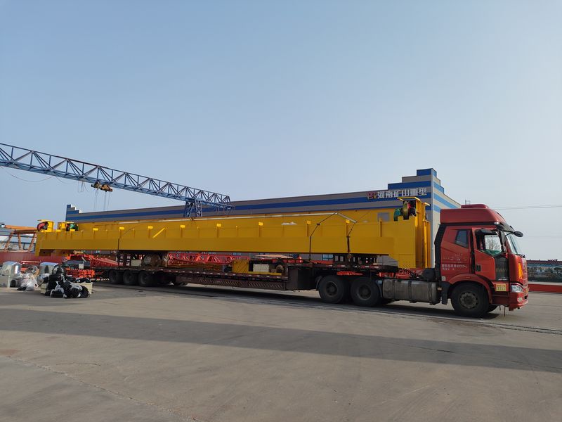 通用橋式起重機  QD32/5t—25.5m  制作完成，發(fā)往河南洛陽交付客戶使用