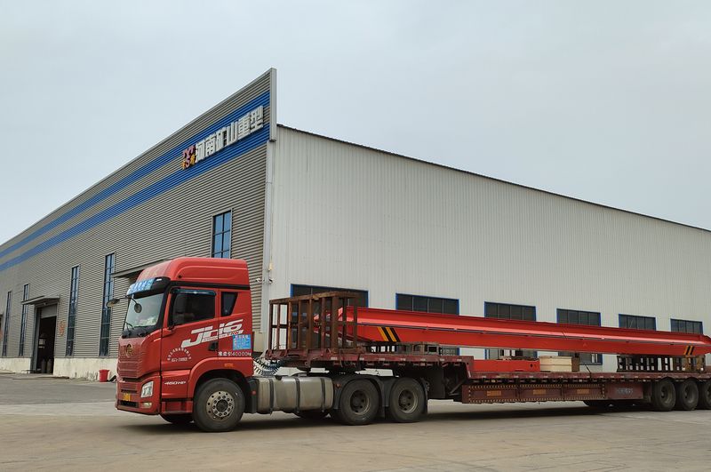 電動單梁起重機3臺 LD5t—16.8m LD3t—16.5m /2臺 制作完成，發往江西南昌交付客戶使用。